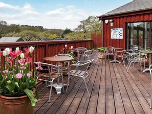 Outdoor dining - 3 bedroom accommodation in Falmouth (Falmouth)