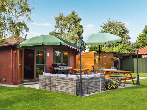 1 bedroom accommodation in Marshchapel, near Cleethorpes