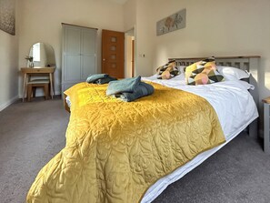 2 quartos, Wi-Fi de cortesia, roupa de cama