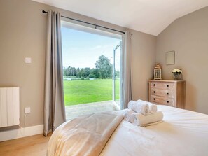2 quartos, Wi-Fi de cortesia, roupa de cama