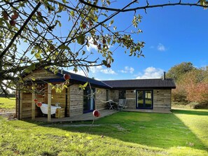 Unclassified image, 2 of 24, button - A tranquil lakeside setting. (Rockland St Peter)