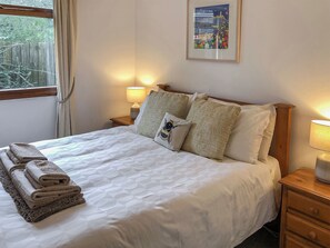 2 多间卧室、免费 WiFi、床单