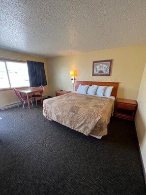 Standard enkelrum | Mörkläggningsgardiner, strykjärn/strykbräda, gratis wi-fi och sängkläder