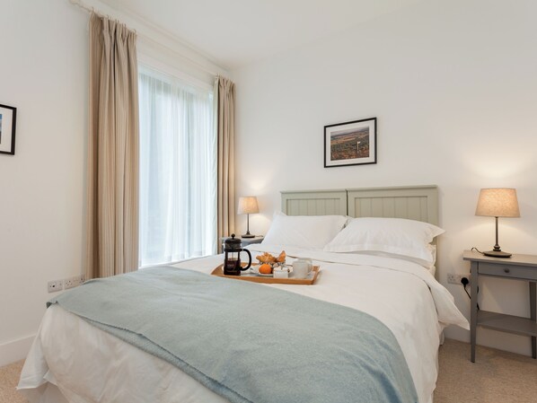 3 bedrooms, free WiFi, bed sheets