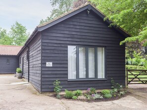 Exterior - 3 bedroom accommodation in Beauworth, near Alresford (Beauworth, near Alresford)