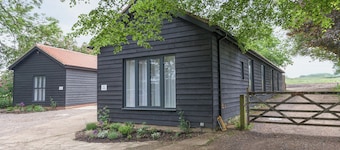 3 bedroom accommodation in Beauworth, near Alresford