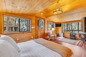 3 bedrooms, desk, free WiFi