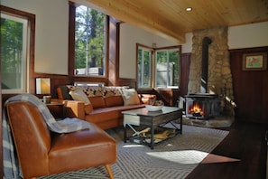 Smart TV y chimenea