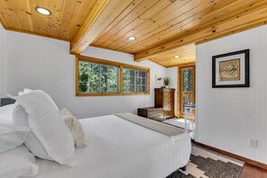 Bedroom with deck access - La Petite - Heart of Town - Stunning Remodel (Idyllwild-Pine Cove)