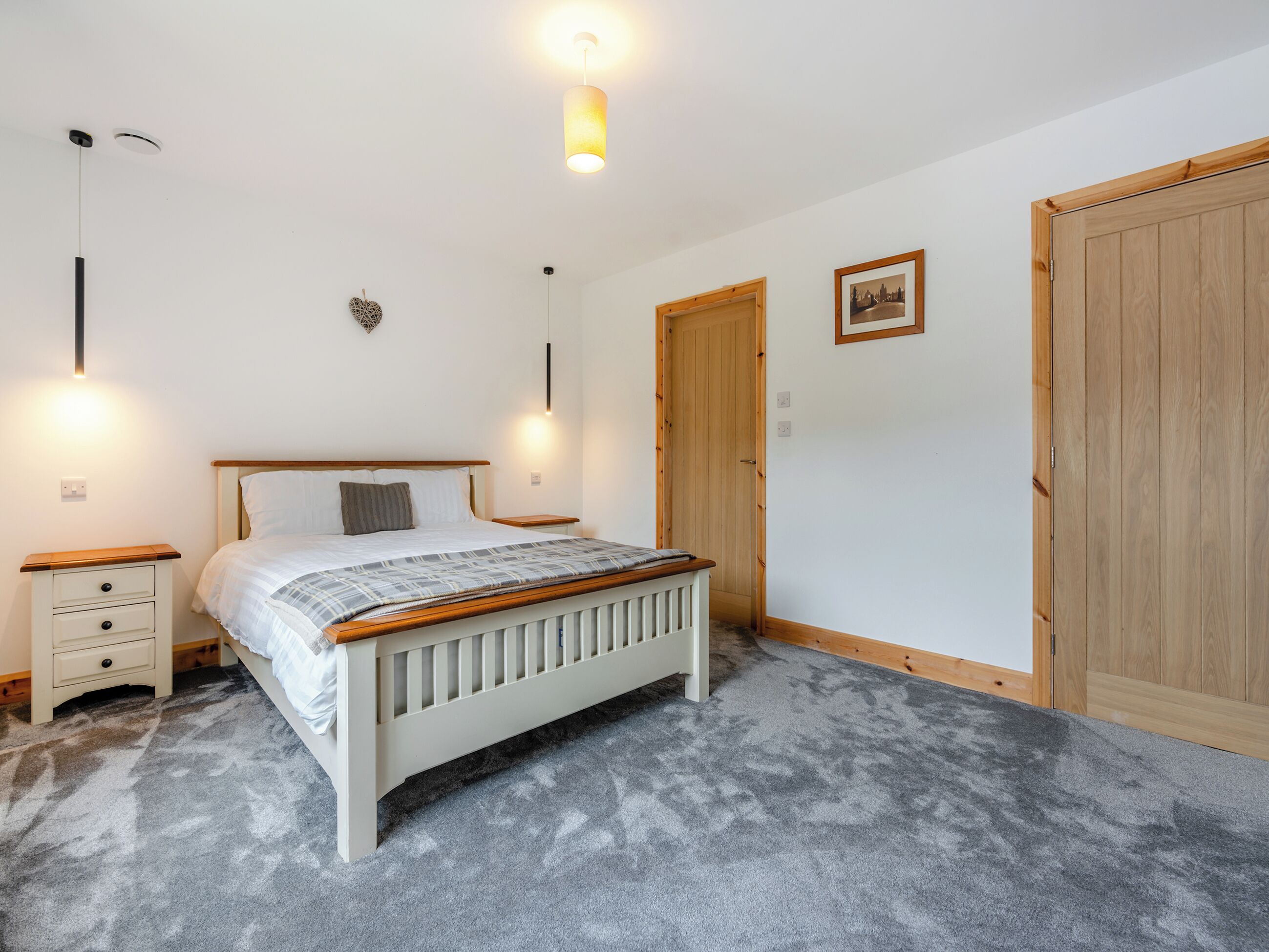 6 bedrooms, free WiFi, bed sheets