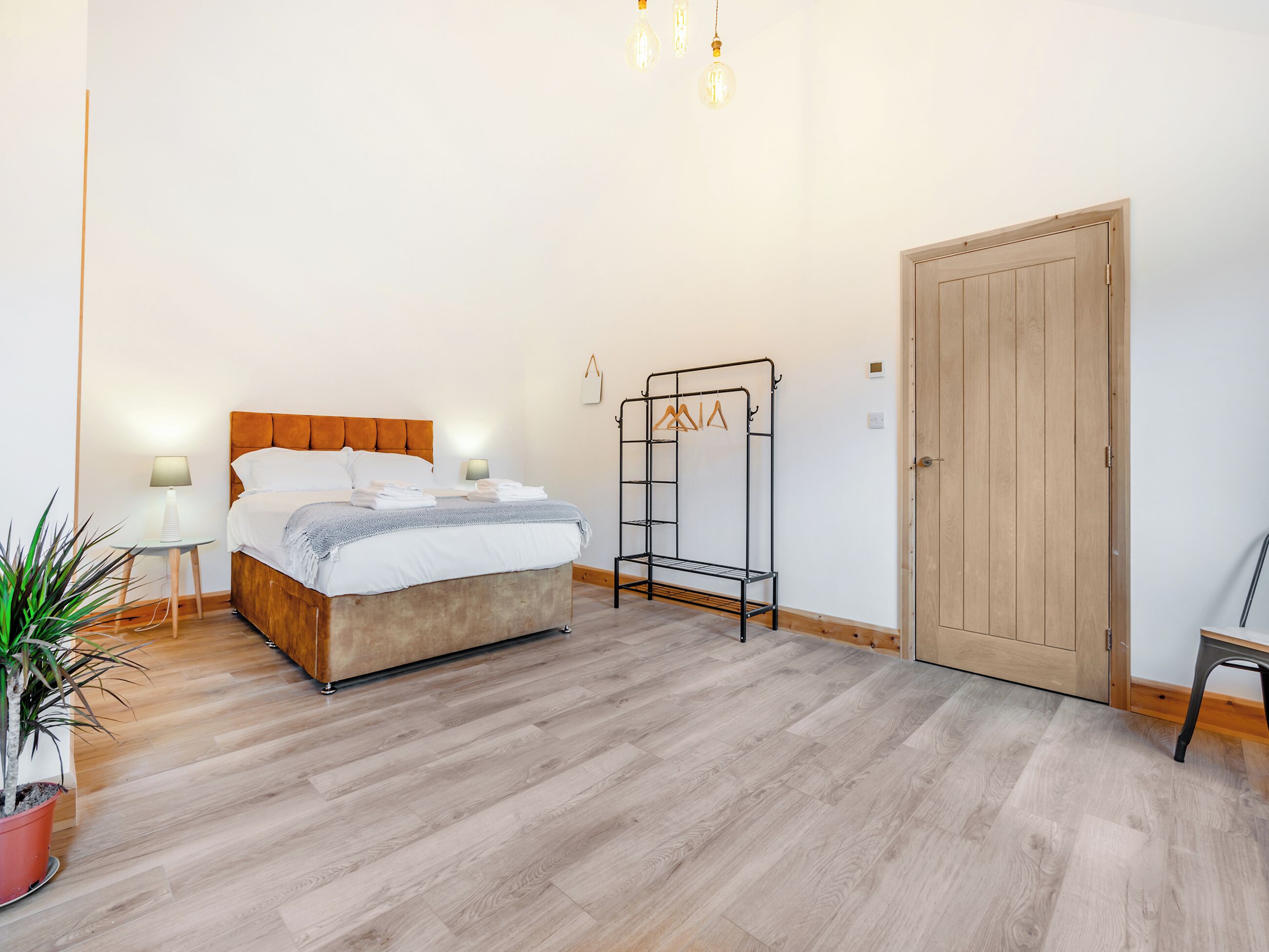 6 bedrooms, free WiFi, bed sheets