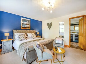 6 bedrooms, free WiFi, bed sheets
