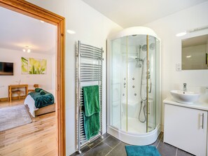 6 quartos, Wi-Fi de cortesia, roupa de cama