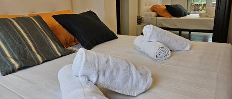 1 soverom, strykejern/-brett, wi-fi (inkludert) og sengetøy