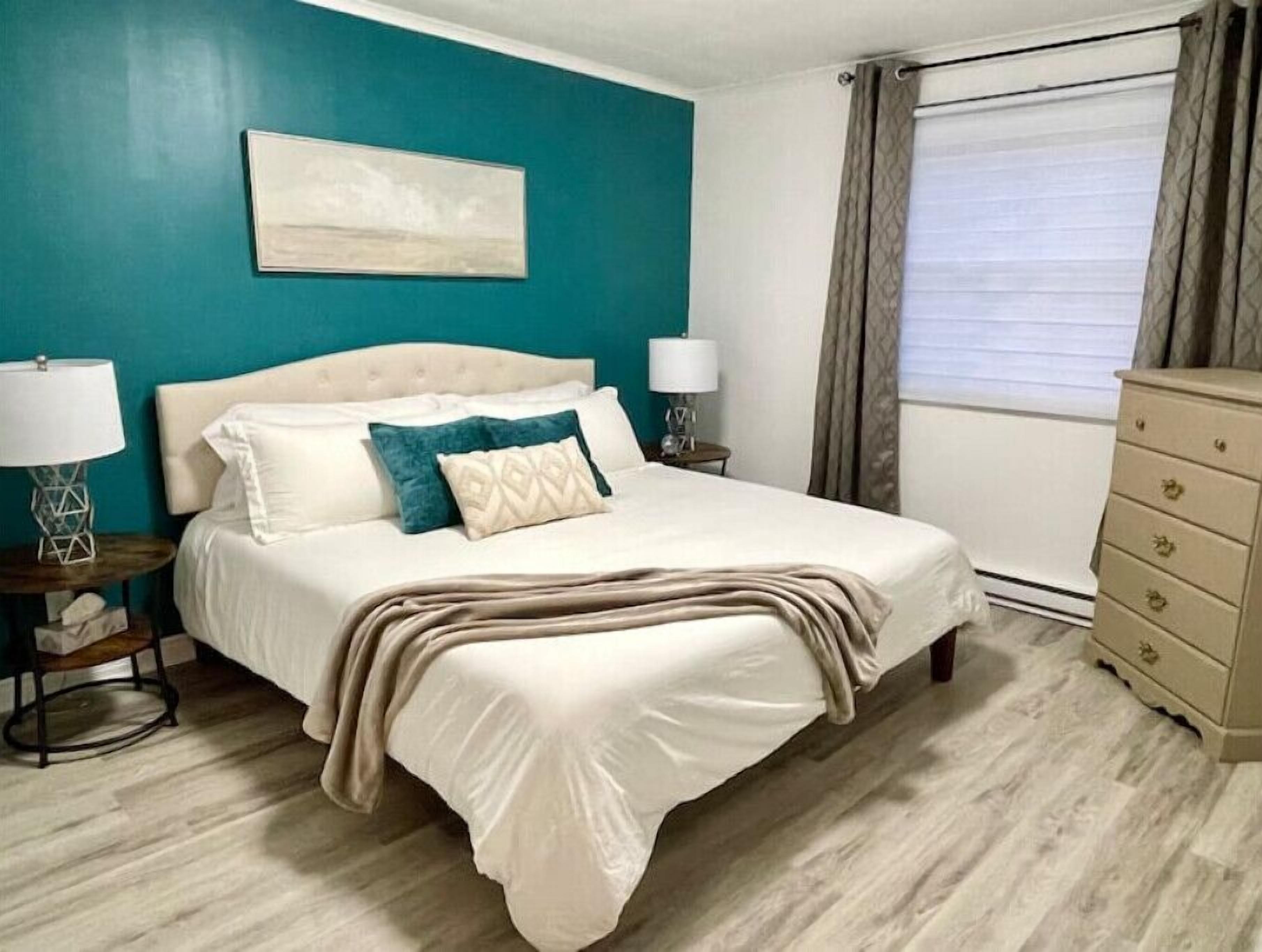 2 bedrooms, iron/ironing board, free WiFi, bed sheets