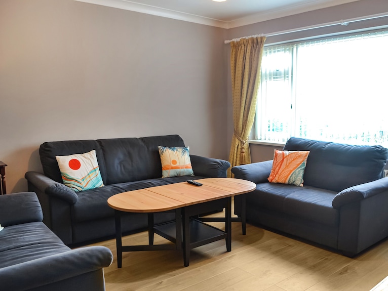 You Will Love This Spacious Semi-detached Dormer Bungalow With Enclosed Garden. - Flamborough
