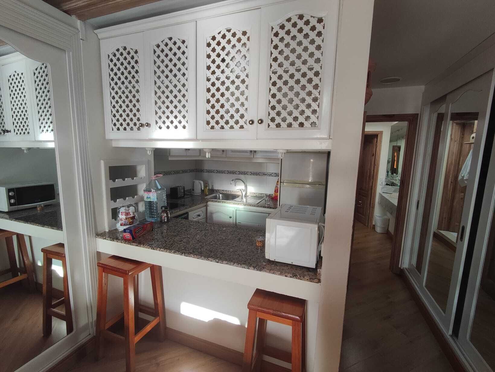 Frigorifero, microonde, forno, lavastoviglie