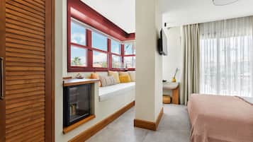 Deluxe-Zimmer, 1 Queen-Bett, Stadtblick | 1 Schlafzimmer, hochwertige Bettwaren, Minibar, Zimmersafe