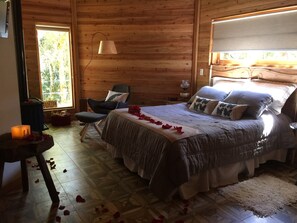 1 bedroom, iron/ironing board, WiFi, bed sheets - Cabana Romântica em Monte Verde. A 6 Minutos de Carro do Centro. Aceitamos Pets (Monte Verde)