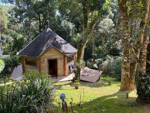 Cabana Romântica em Monte Verde. A 6 Minutos de Carro do Centro. Aceitamos Pets