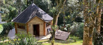 Cabana Romântica em Monte Verde. A 6 Minutos de Carro do Centro. Aceitamos Pets