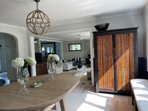 Interior - Classic Martha's Vinyard-Inspired Lovely 4 bedroom House with Pool In Bellport (Bellport)