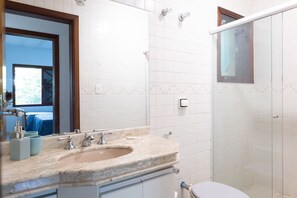 Bathroom - Flat 50m Praia Maresias Lazer Compl (São Sebastião)