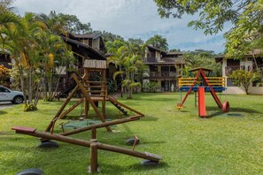 Children’s play area – outdoor