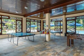Game room - Flat 50m Praia Maresias Lazer Compl (São Sebastião)