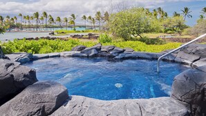 Bồn tắm spa ngoài trời