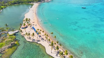 Private beach, sun-loungers, beach umbrellas, beach towels
