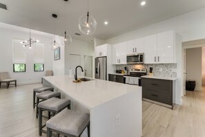 Microonde, lavastoviglie, macchina per tè/caffè, tostapane