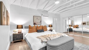 3 bedrooms, iron/ironing board, free WiFi, bed sheets - Traveler's Dream Heated Pool Home 24/7 Gym Hot Tub (Hollywood)