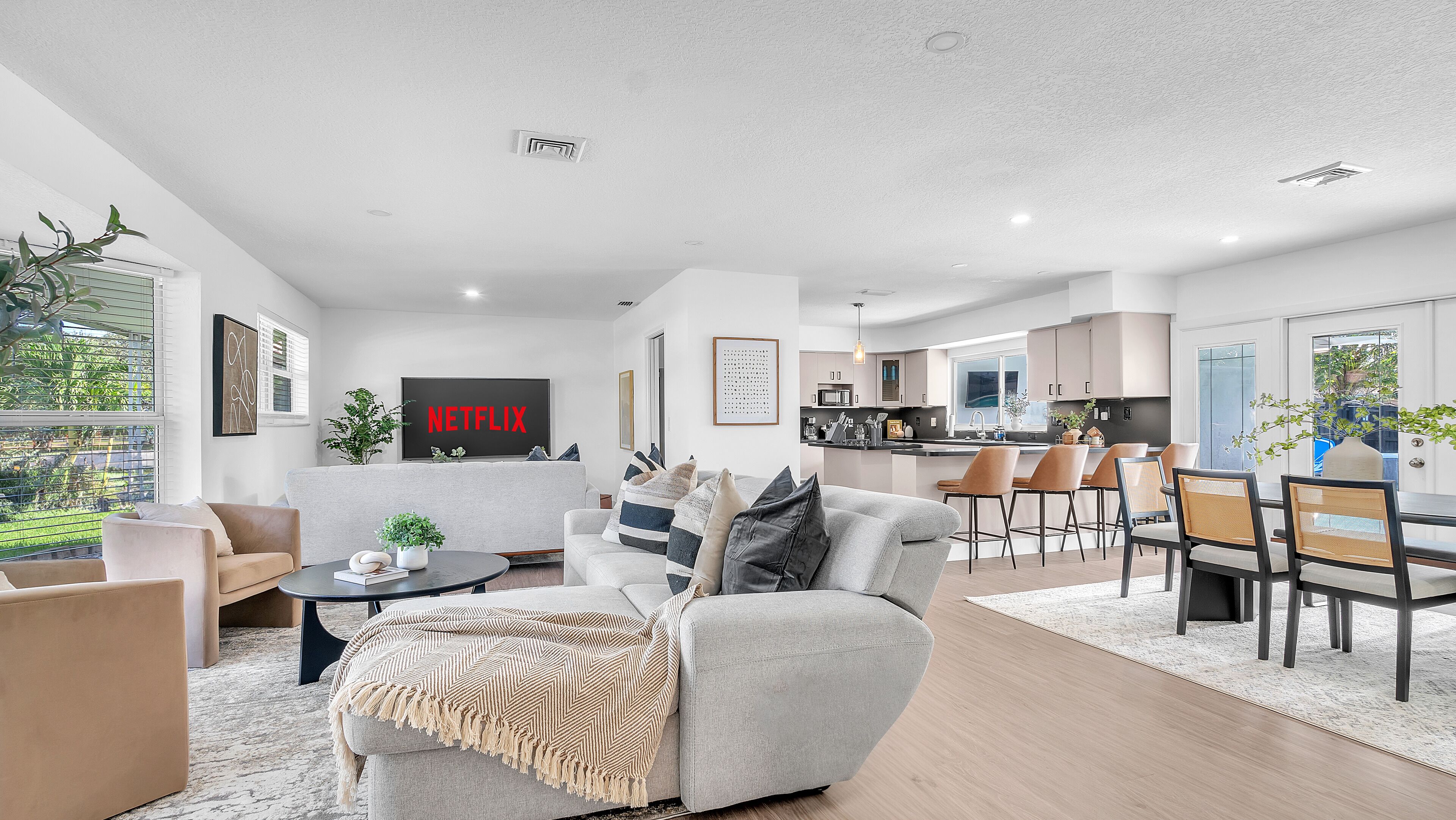 Smart TV, fireplace, books, stereo