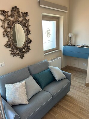 Juniorrum - 1 semidubbelsäng - utsikt mot staden - torn | 1 sovrum, sängtillbehör av högsta kvalitet och mörkläggningsgardiner