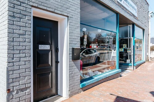North Central Loft: Sauna + Walk Downtown