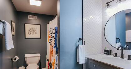North Central Loft: Sauna + Walk Downtown