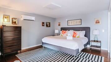 3 bedrooms, desk, WiFi (free), bed sheets