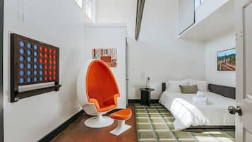 3 habitaciones, escritorio, wifi gratis y ropa de cama