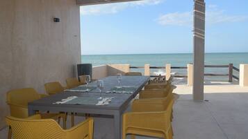 Chalet | Restaurante al aire libre