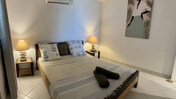 4 slaapkamers, een bureau, een strijkplank/strijkijzer, gratis wifi