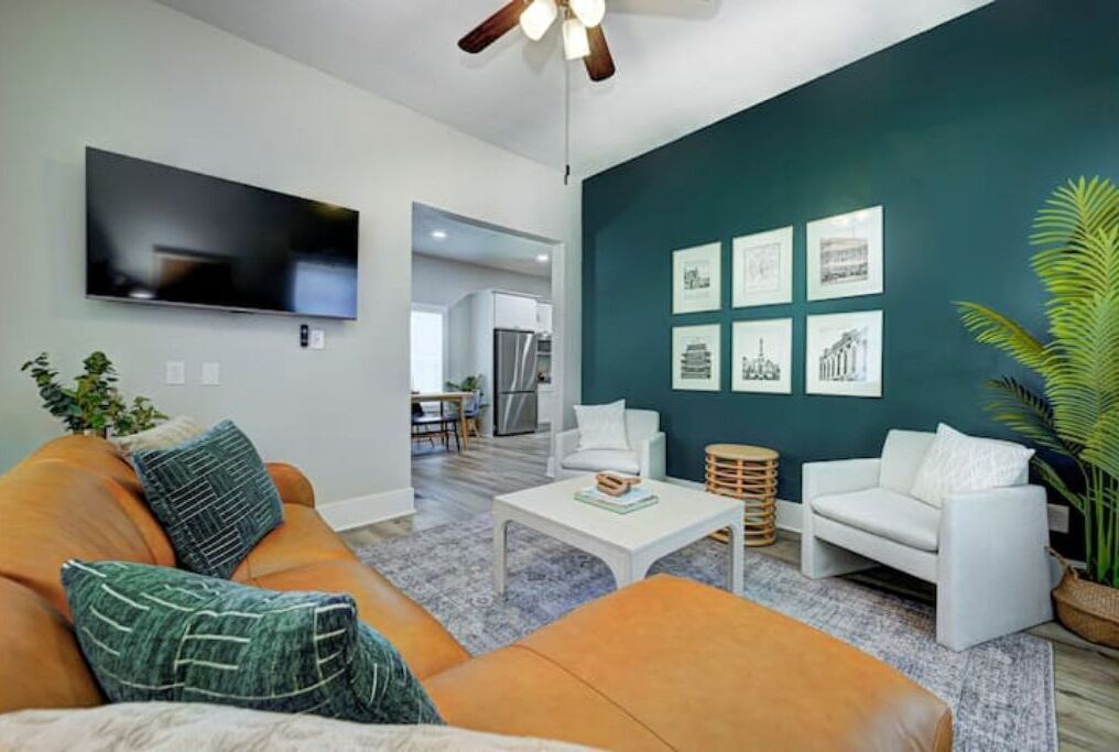 Luxe 4BR~Backyard Retreat~Near Convention Center