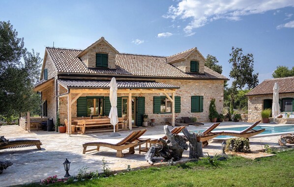 Pool - Nice home in Vrboska with WiFi (Vrboska)