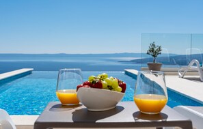 Et oppvarmet basseng