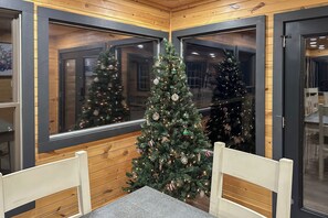 Outdoor dining - Hot Tub + Game Room: Seiverville Group Getaway (Sevierville)