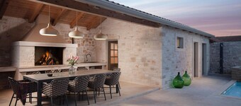 Cozy home in Visnjan with WiFi