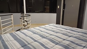 8 bedrooms, desk, free WiFi, bed sheets