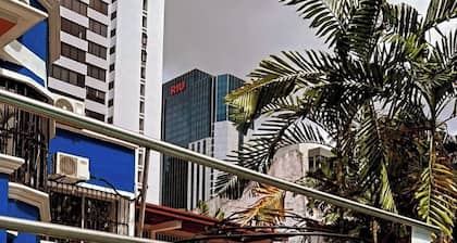 Hostal de Lujo en el Centro de la Ciudad Cerca de Centros Comerciales y MĂĄs!!!