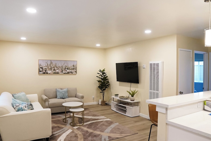 Newly Renovated 2b/1b In Downtown - Walnut Creek