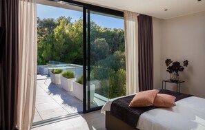 4 bedrooms, iron/ironing board, travel cot, free WiFi - Luxurious home in Pakostane (Pakostane)